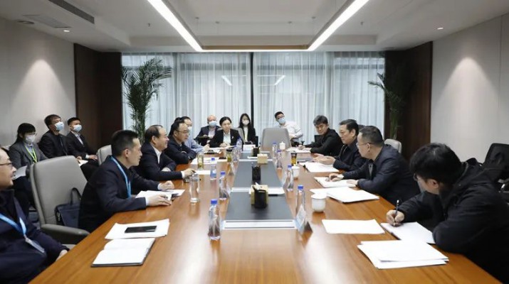 省政府国资委党委委员、副主任范武德一行到jiuyou登录入口集团调研