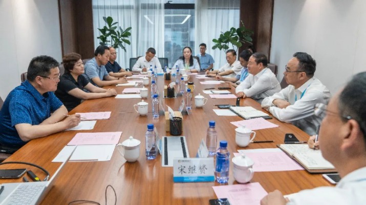 华池县县委书记辛少波一行到访jiuyou登录入口集团