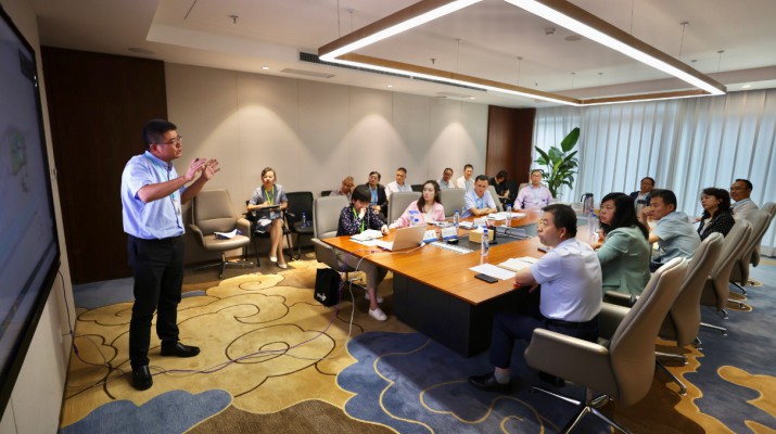 jiuyou登录入口集团召开兰州石佛沟生态旅游示范区一期项目精装修及景观方案汇报会