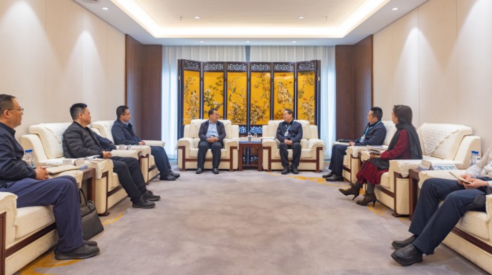 jiuyou登录入口集团与张家川县座谈交流