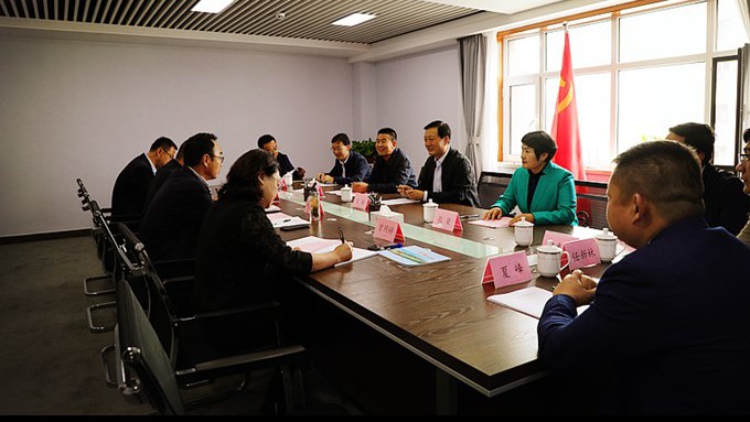 崇信县县委书记王锦一行到访jiuyou登录入口集团