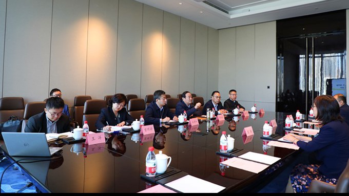 武威市委副书记、市长周伟一行与jiuyou登录入口集团交流座谈